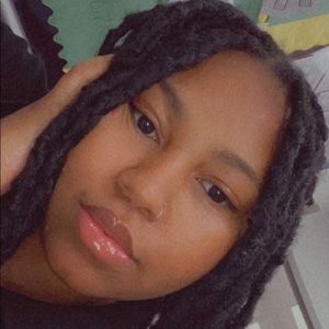 Meet your Posher, Shana